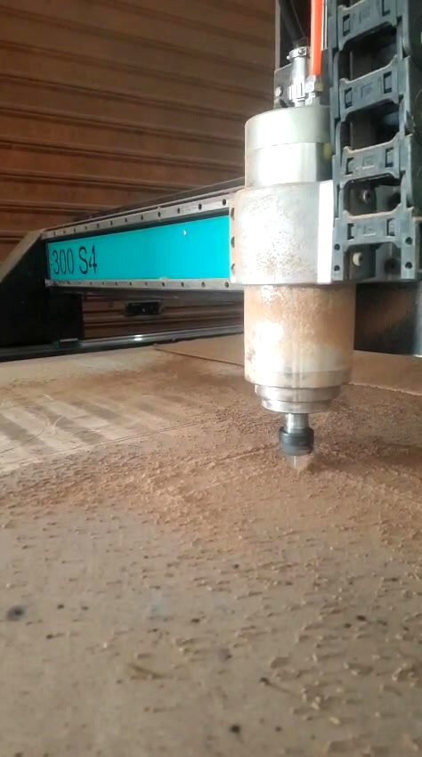 Usinagem de peça em MDF