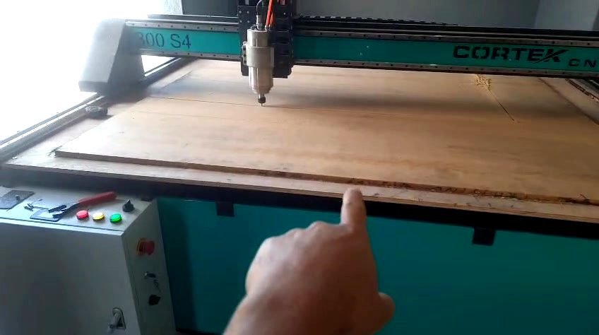 Router CNC Cortek em operação